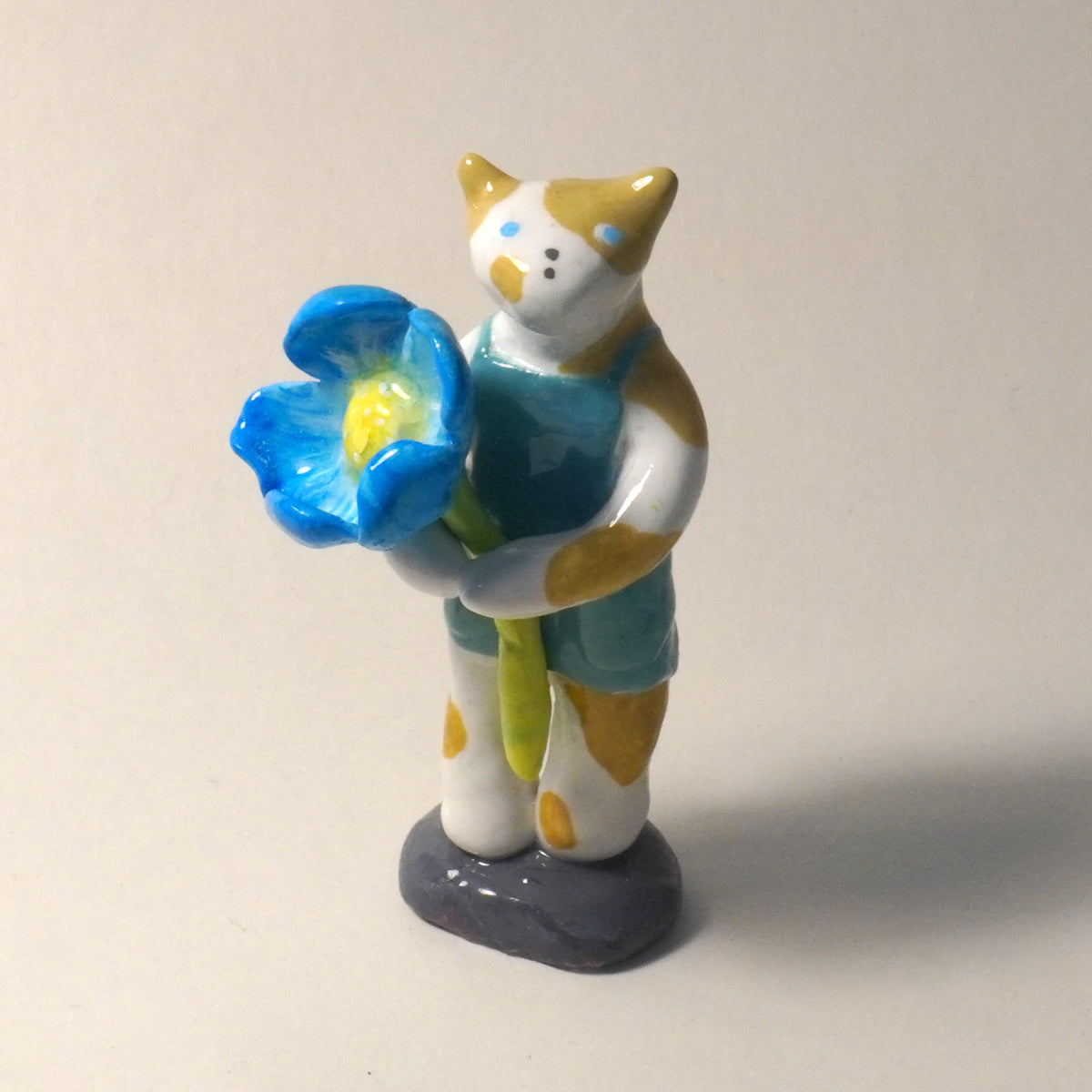 ⋆˚✿˖° FIGURINE - Kitty (Gardener)