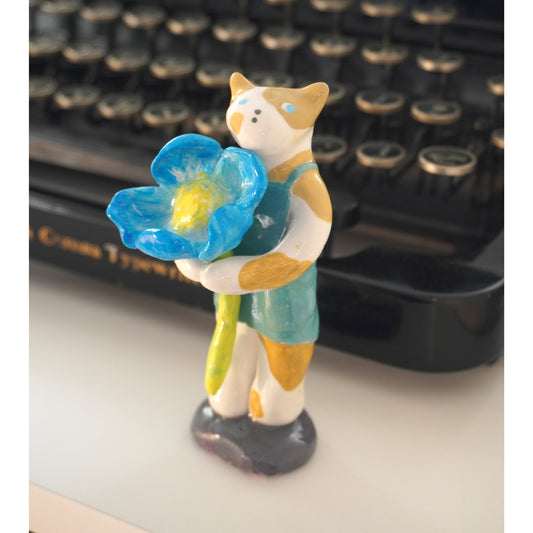 ⋆˚✿˖° FIGURINE - Kitty (Gardener)